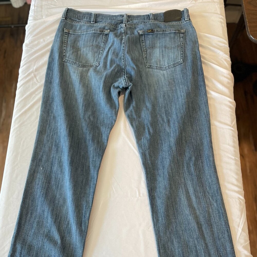 Lee Regular Fit Men's 38x30 Regular Fit Worn in soft Vintage style